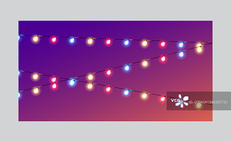 圣诞彩灯将现实主义的设计元素隔离开来。圣诞贺卡，横幅，海报上的发光灯。花环装饰。Led霓虹灯。图片素材