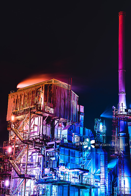 工业园区石化工厂夜间图片素材