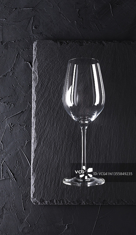 酒杯黑色的背景图片素材