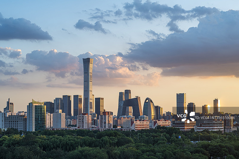 日落时的北京城市天际线图片素材