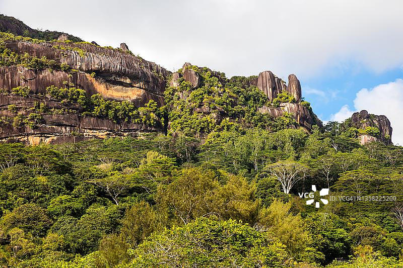茂盛的花岗岩山，马埃，塞舌尔，马埃，塞舌尔图片素材