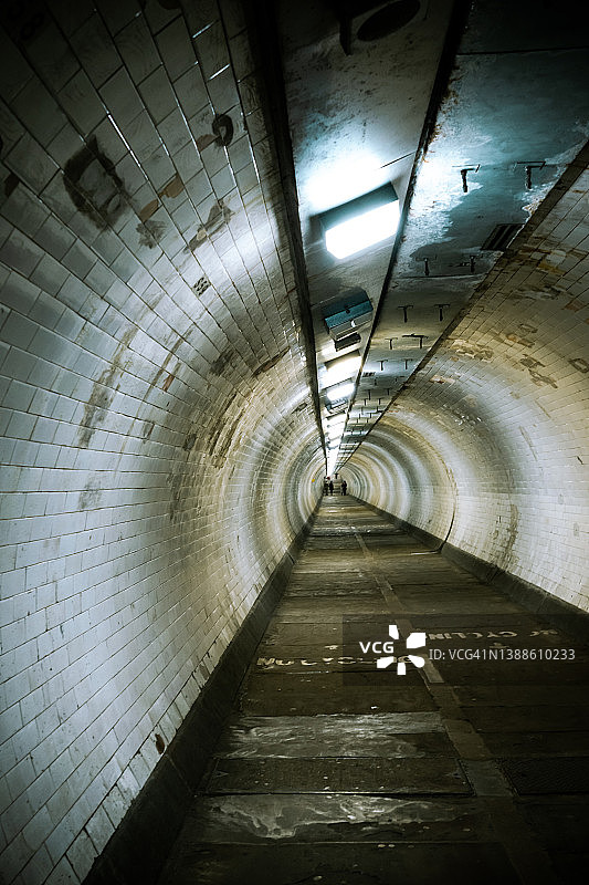 泰晤士河下的格林威治脚隧道图片素材