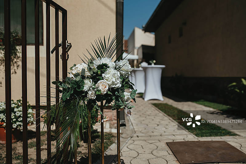 婚礼细节，鲜花装饰，餐桌布置。图片素材