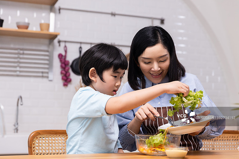 亚洲家庭烹饪健康食品图片素材