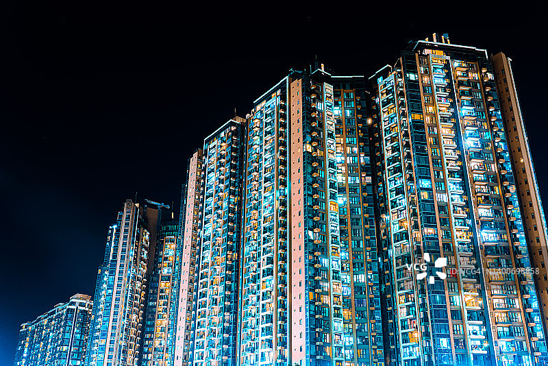 香港城市高层住宅的夜晚图片素材