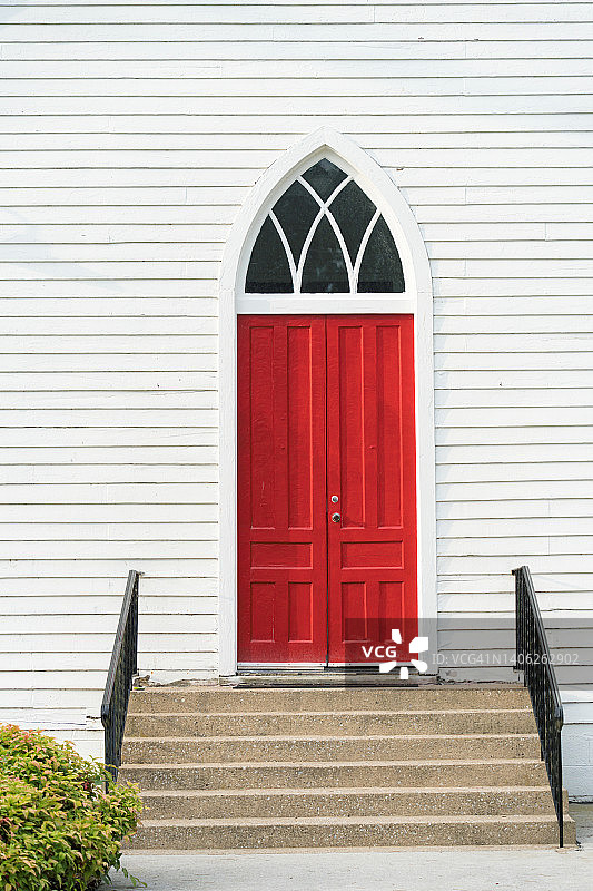 红门进入教堂图片素材