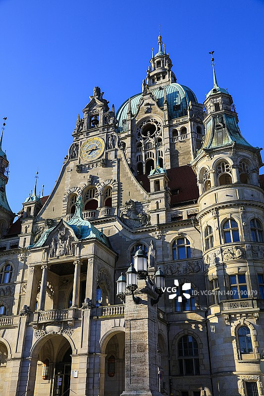 位于Trammplatz, Neues Rathaus, Wilhelminian的入口立面，折衷风格的富丽堂皇的建筑，建于1901 -1913年，德国下萨克森州首府汉诺威图片素材