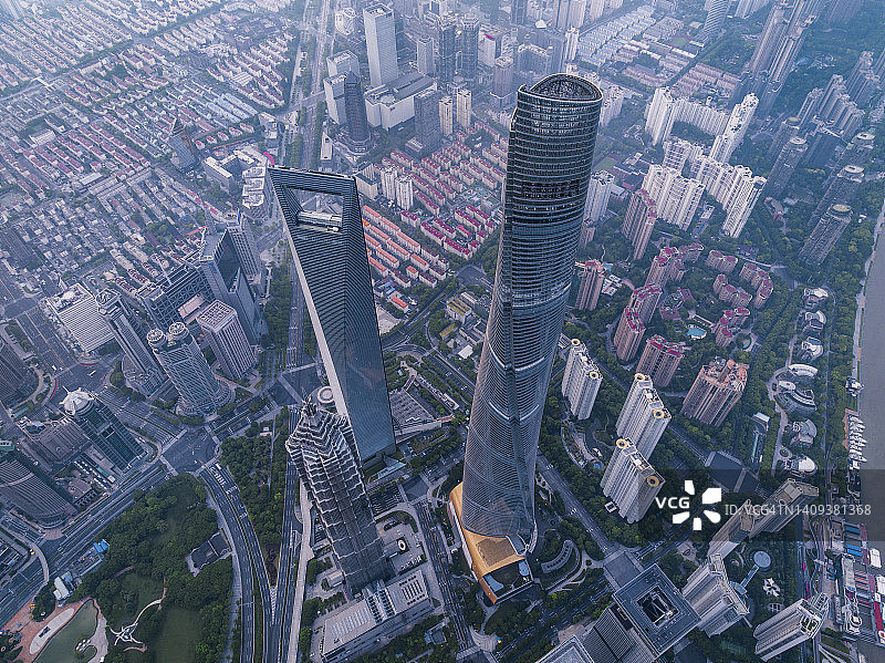 陆家嘴地区最高的3座摩天大楼鸟瞰图图片素材