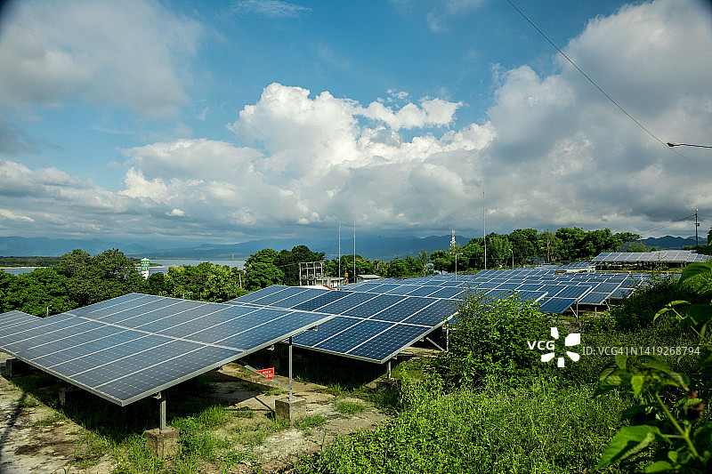 Gili Trawangan岛上的太阳能电池板图片素材