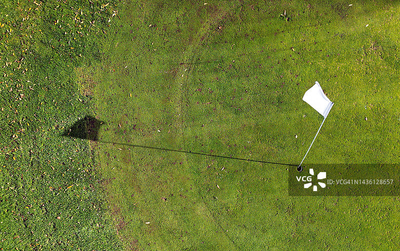高尔夫国旗的影子图片素材