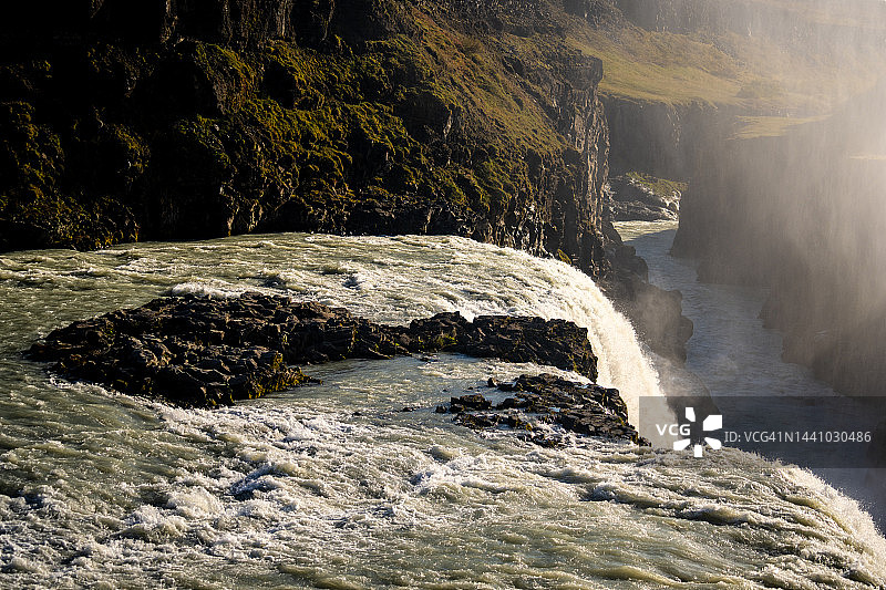Gullfoss瀑布和雾。图片素材