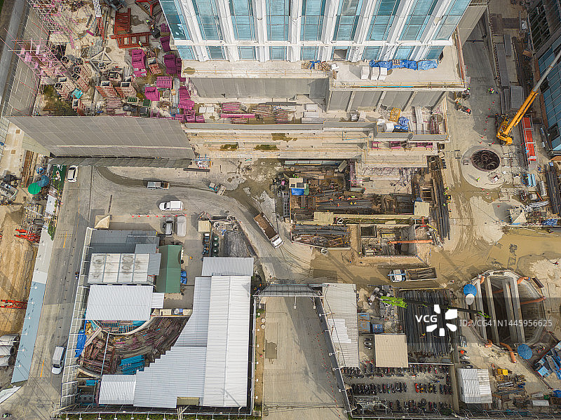 城市建筑工地的无人机鸟瞰图图片素材
