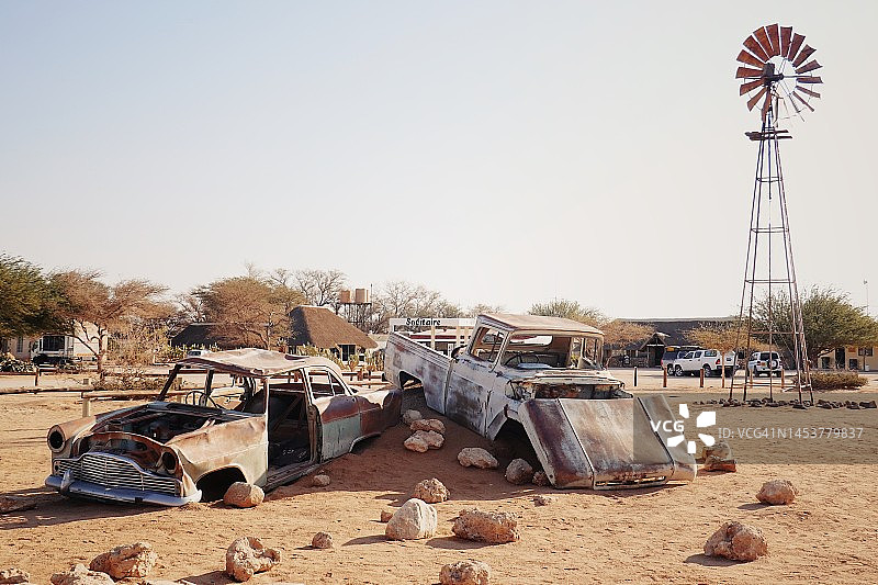 纳米比亚沙漠的汽车残骸图片素材
