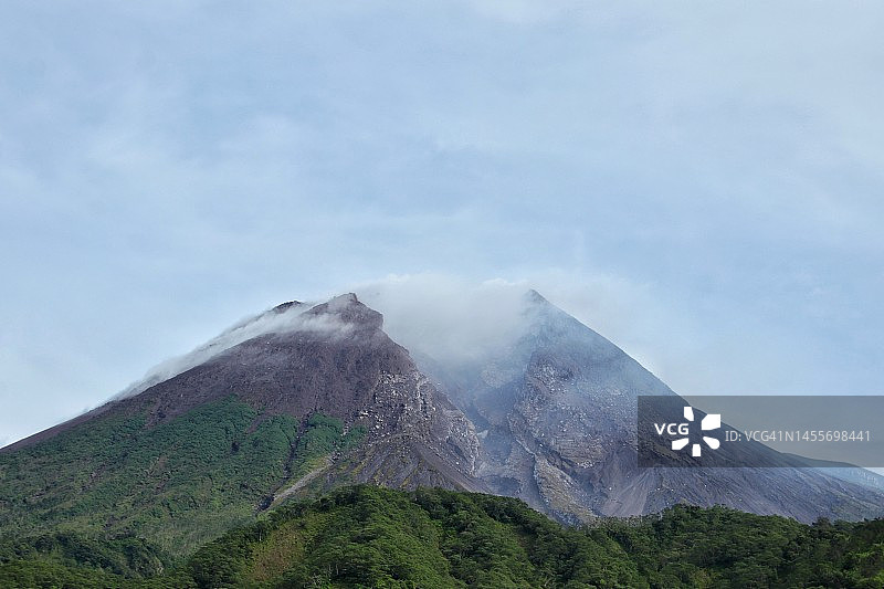 默拉皮火山图片素材