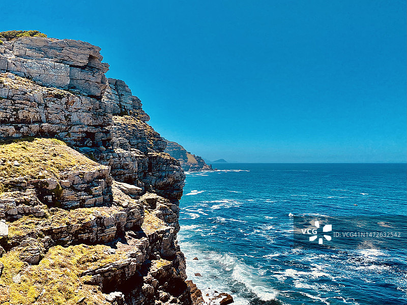 南非开普敦，蔚蓝天空下的海景图片素材