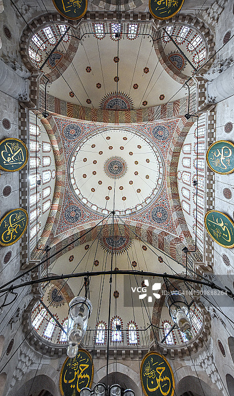 土耳其伊斯坦布尔雄伟的“Kilic Ali Pasa清真寺”的圆顶和天花板图片素材