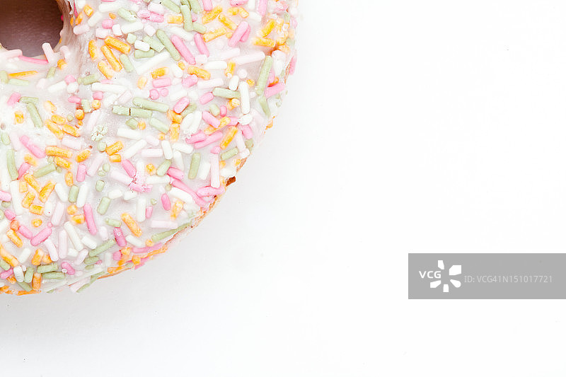 这是一个糖粉甜甜圈的特写图片素材