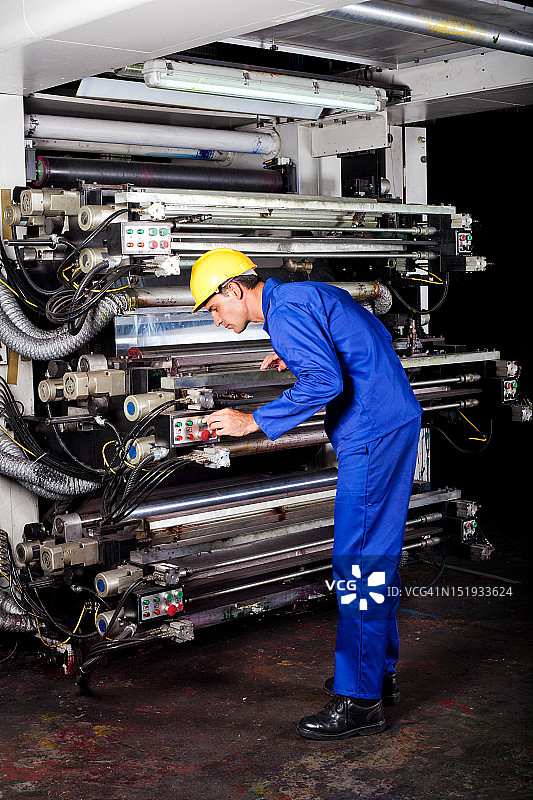打印机操作现代工业印刷机图片素材