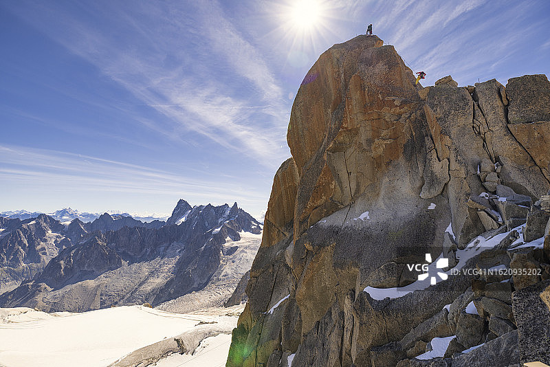 在阿尔卑斯山攀岩图片素材