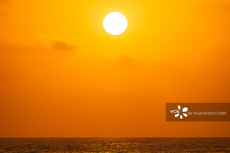 地中海上美丽的日落图片素材