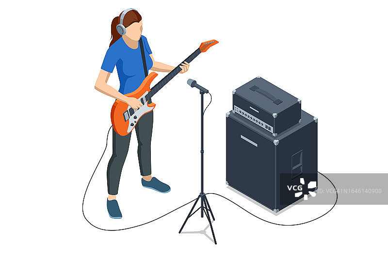 等距写实电吉他。一个女人在白色的背景上弹奏电吉他和组合放大器。彩排基地图片素材
