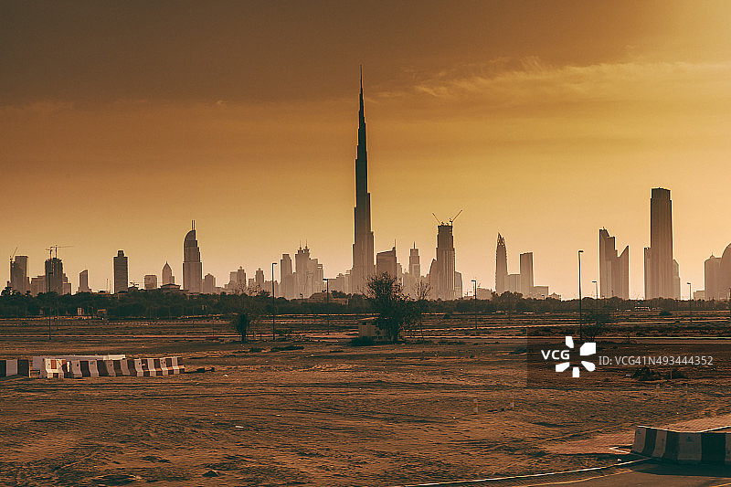 迪拜摩天大楼的城市景观图片素材