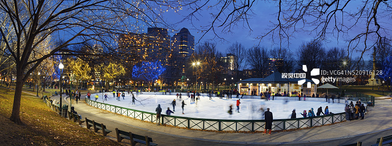 假日期间在波士顿常见的冰上溜冰，波士顿，马萨诸塞州。图片素材