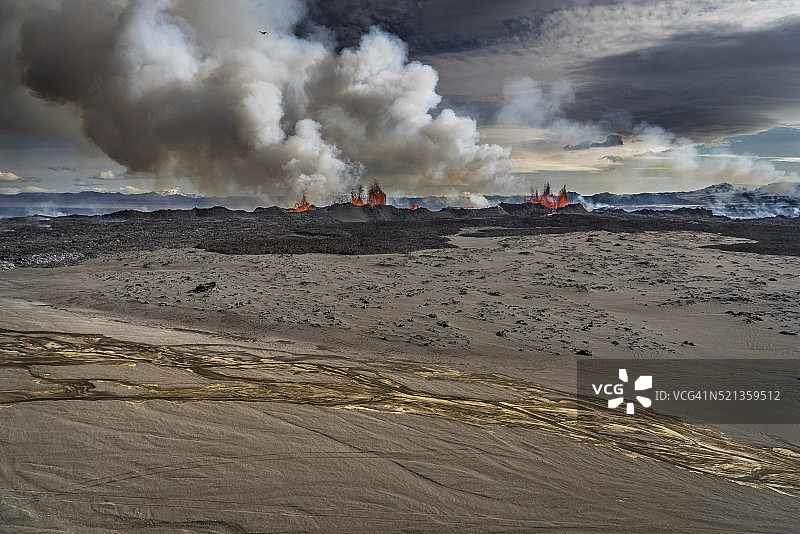 冰岛Bardarbunga火山附近Holuhraun裂缝火山爆发图片素材