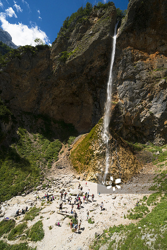 俯瞰林卡瀑布在洛加尔山谷，斯洛文尼亚图片素材