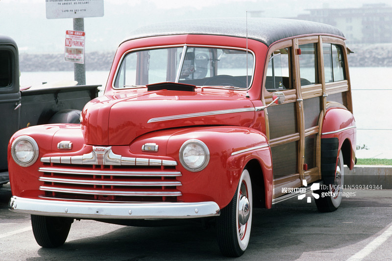 古董福特伍迪旅行车图片素材
