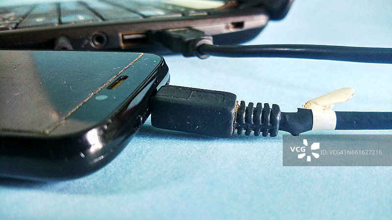 电子适配器到USB端口图片素材