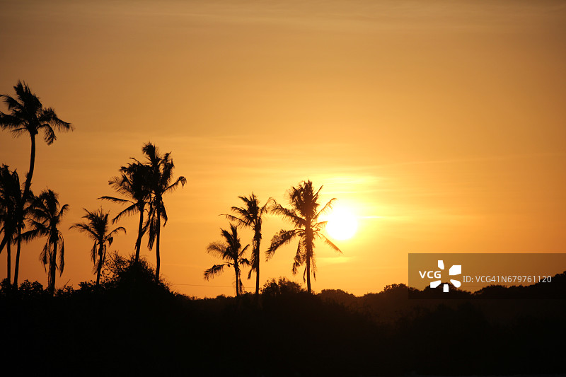 落日詹比亚尼海滩，桑给巴尔，印度洋，非洲图片素材