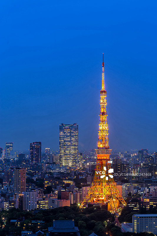 东京塔的夜晚，在东京城市，日本。图片素材