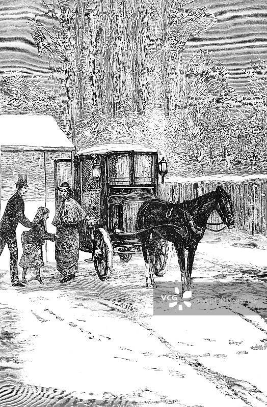 马车在冬天来来往往，三人可见图片素材