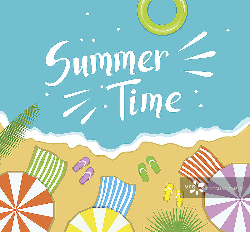 夏季时间的背景，在一个海滩，大海，沙子，雨伞，毛巾，人字拖的顶部视图图片素材