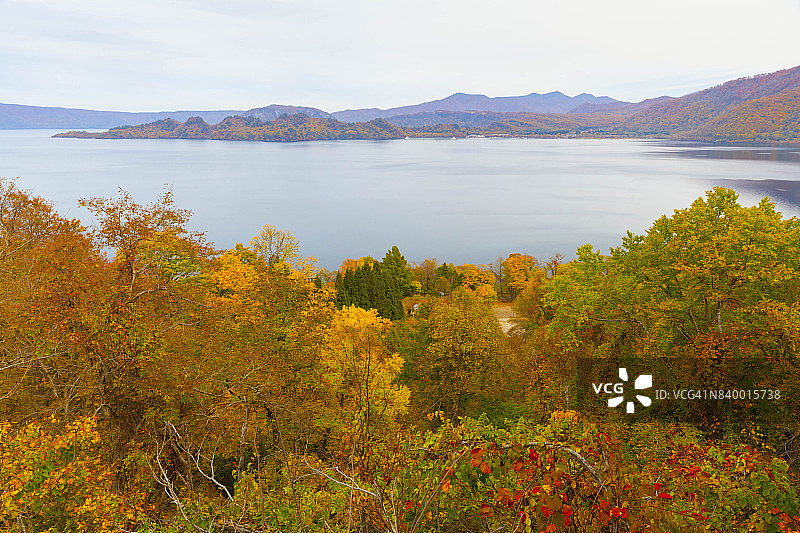 神秘湖的自然，和田湖，神秘湖，风景，和田湖，青森，秋天，和田湖国家公园图片素材