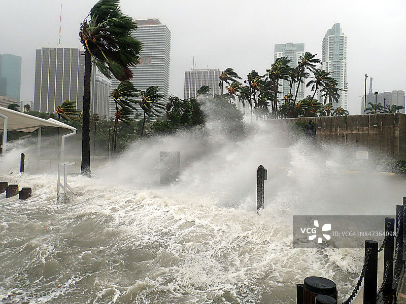 飓风艾玛极端袭击佛罗里达州迈阿密的图片图片素材