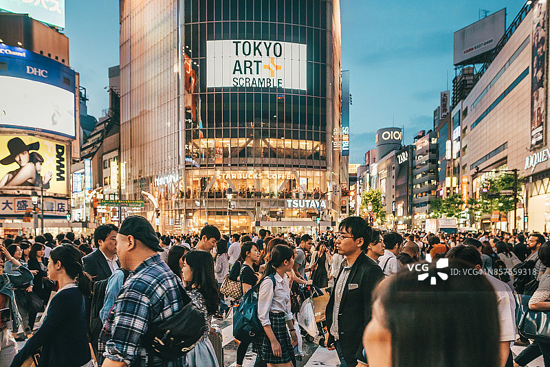 日本东京著名的涉谷十字路口图片素材