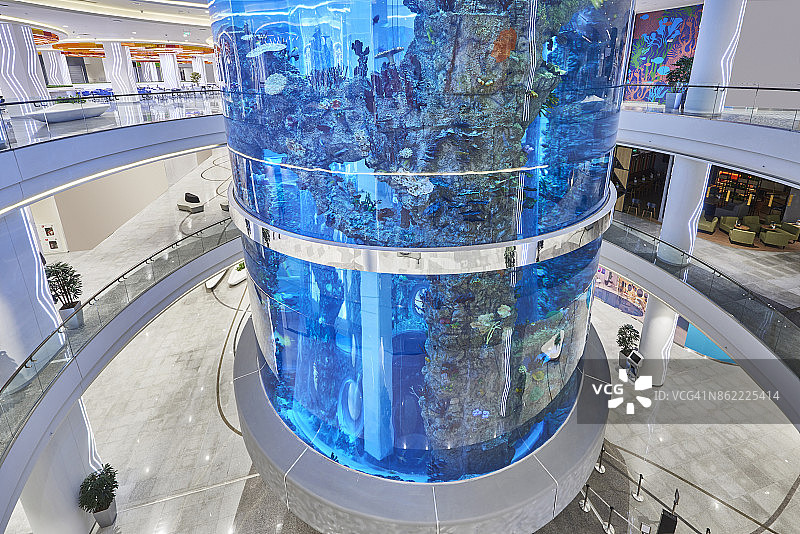 莫斯科的新购物中心，中心有最大的水族馆图片素材