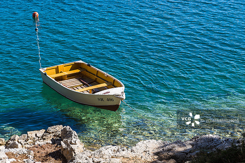 在Mljet绿色的亚得里亚海岛屿上寻找和平与安宁图片素材
