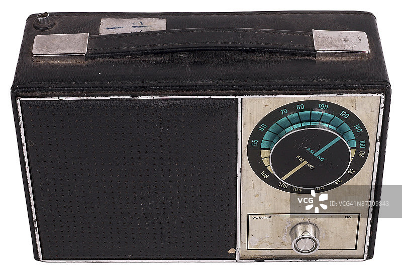 白色背景下老式收音机的特写镜头图片素材