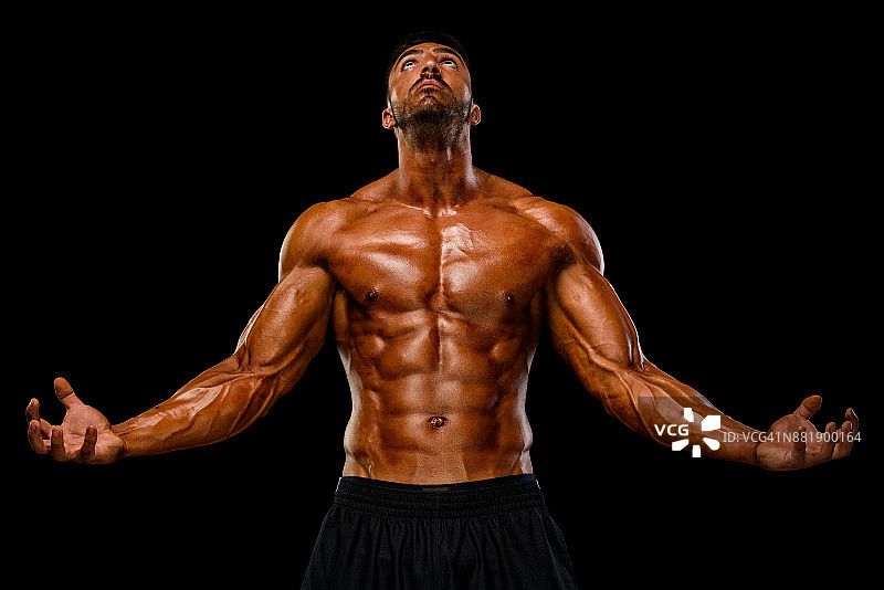 肌肉发达的男性运动图片素材