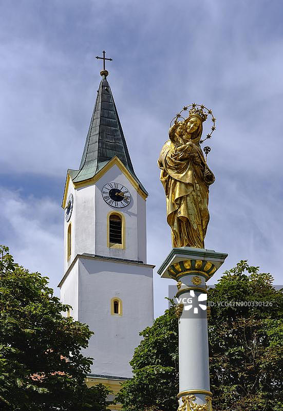 Mariensaeule和Church St. Veit am Marktplatz, Bad Koetzting, Bavarian Forest, Upper Palatinate, Bavaria, Germany图片素材