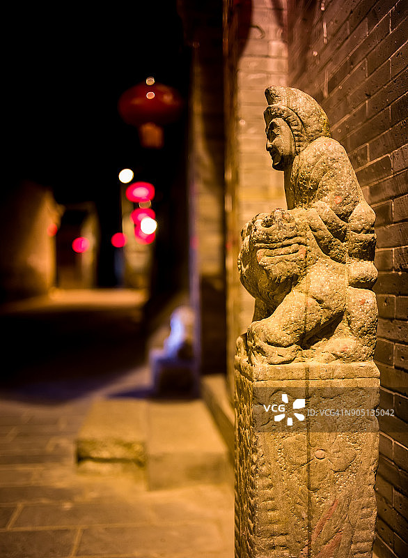 中国河北省张家口市布兹里大街，铜像入口处。图片素材