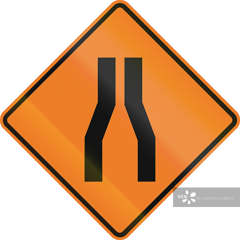 新西兰道路标志——道路两侧狭窄图片素材