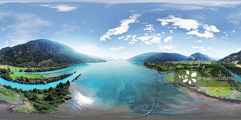 美妙的360°鸟瞰图图恩湖因特拉肯，瑞士图片素材
