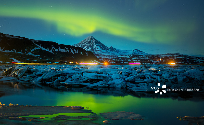 冰岛，绚丽的北极光图片素材