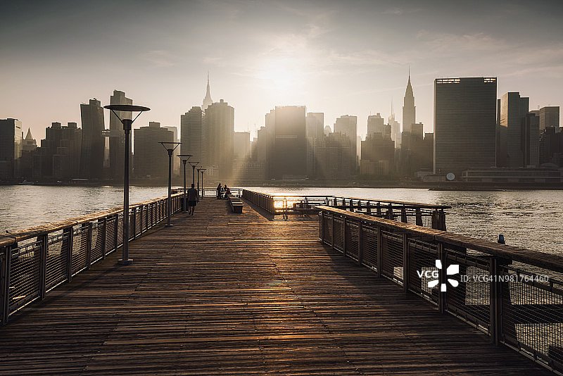 曼哈顿市中心日落景观，纽约市图片素材