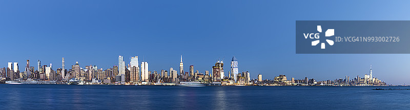 纽约市中心全景曼哈顿天际线和哈德逊河从新泽西，美国，北美图片素材