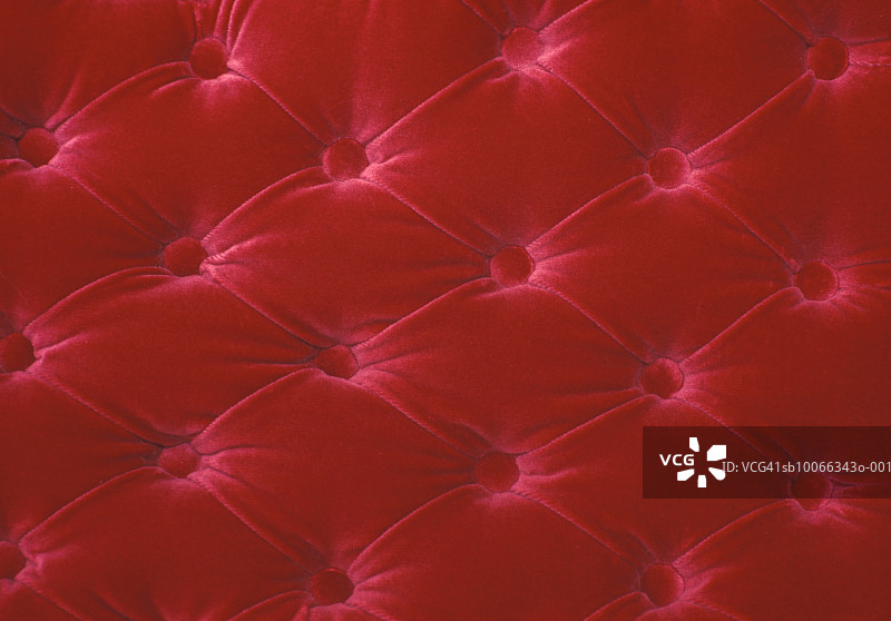 红色天鹅绒靠垫(全框)图片素材